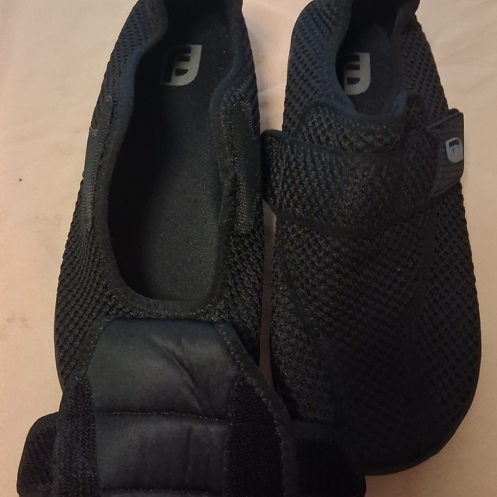 Women's Black Sneakers